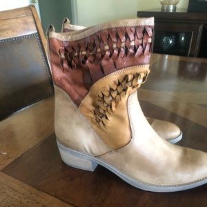 Soft, feminine western boots for spring